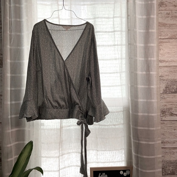 Silver Blue adorable blouse - Picture 1 of 7